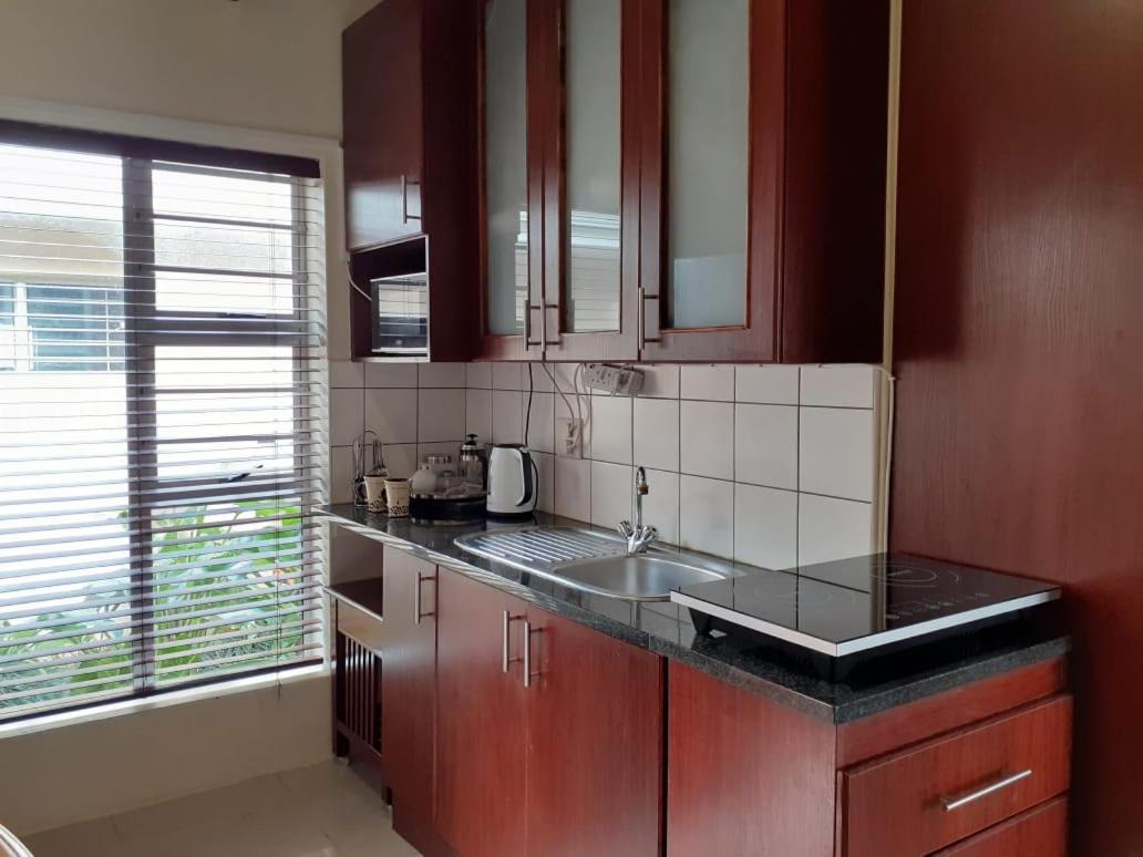Summerstrand Self Catering For Two 伊丽莎白港 外观 照片
